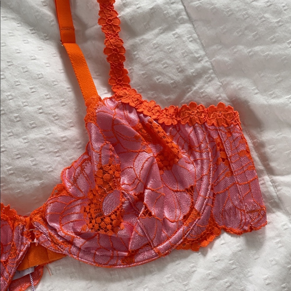 NWT Savage x Fenty Perfect Poppies Unlined Lace Demi Bra - Picture 5 of 15